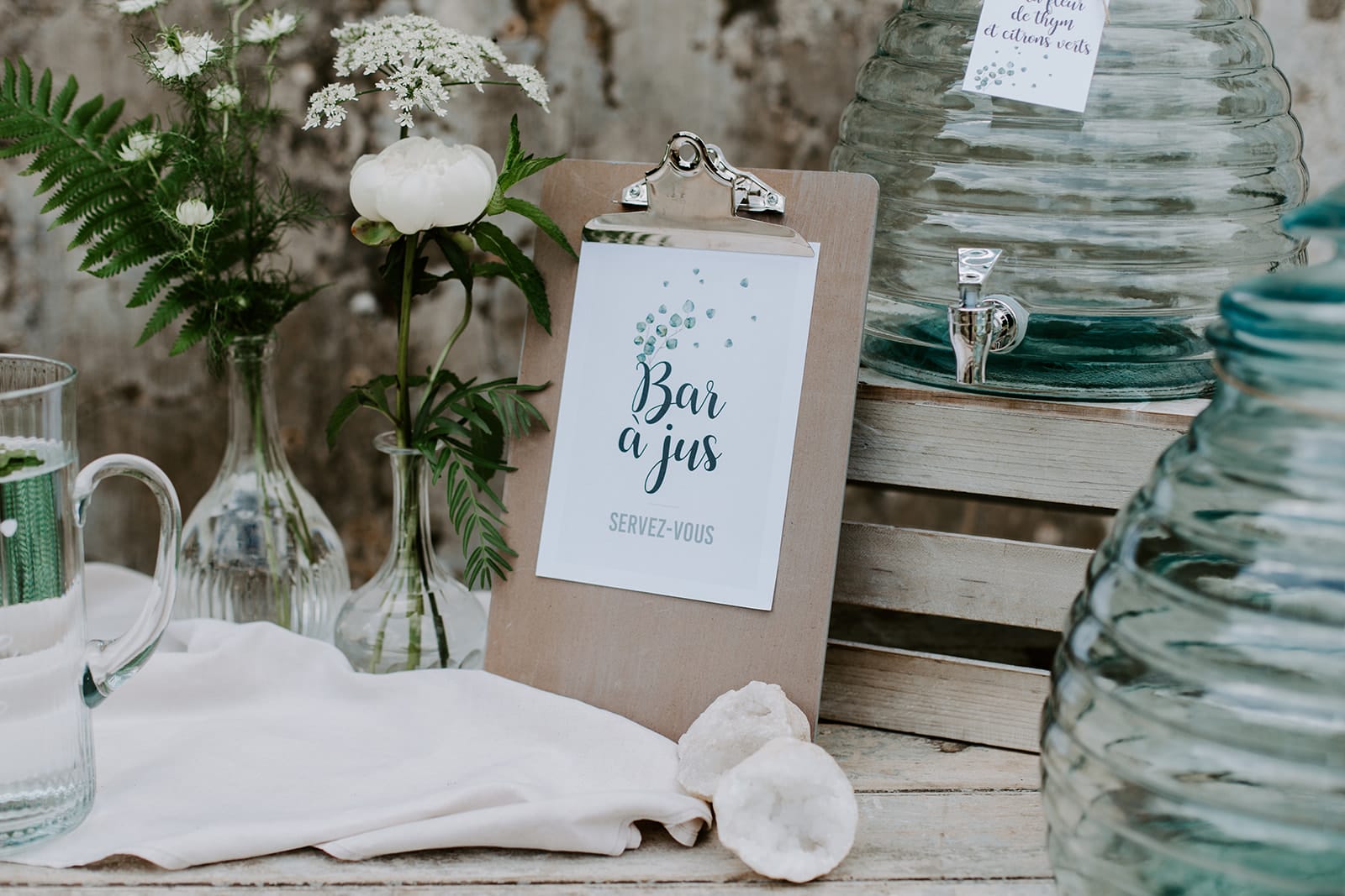 mariage_chateau_la_flocelliere_vendee_flavie_nelly_photographe-101-obonheurdesdames-decoration-mariage-location-vegetal