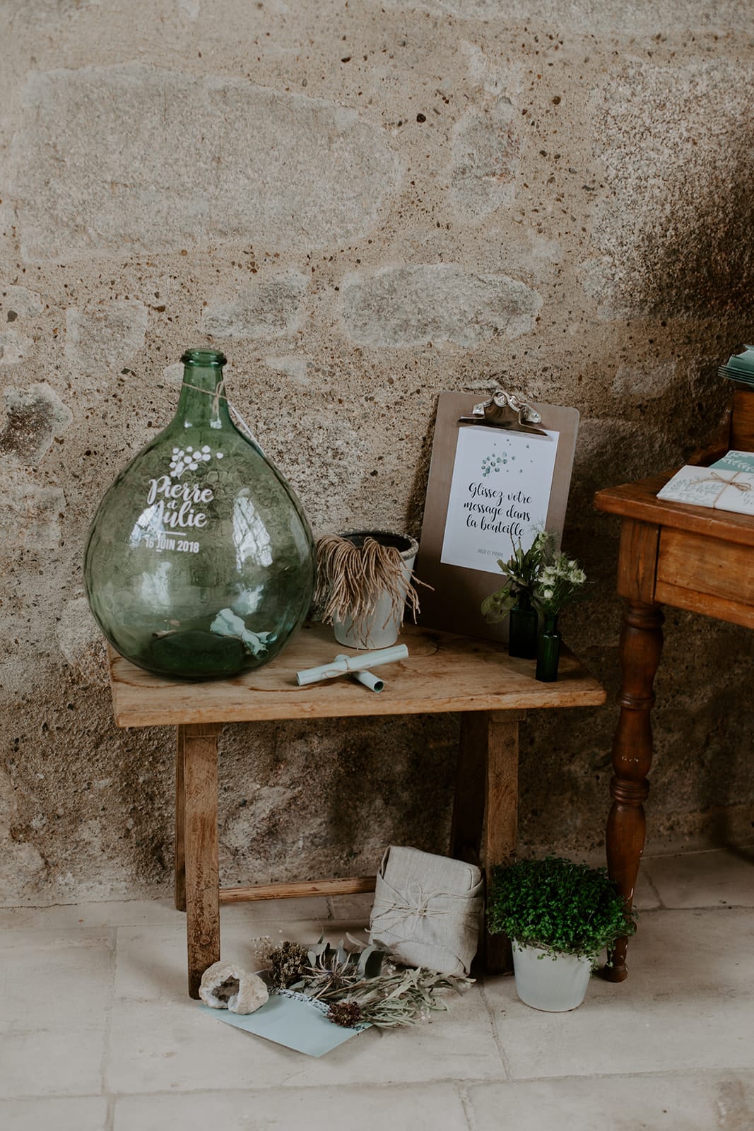 mariage_chateau_la_flocelliere_vendee_flavie_nelly_photographe-126-obonheurdesdames-decoration-mariage-location-vegetal