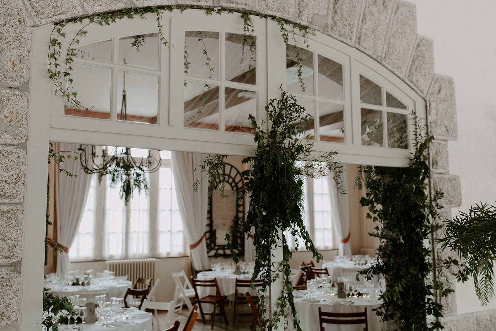 mariage_chateau_la_flocelliere_vendee_flavie_nelly_photographe-23-obonheurdesdames-decoration-mariage-location-vegetal