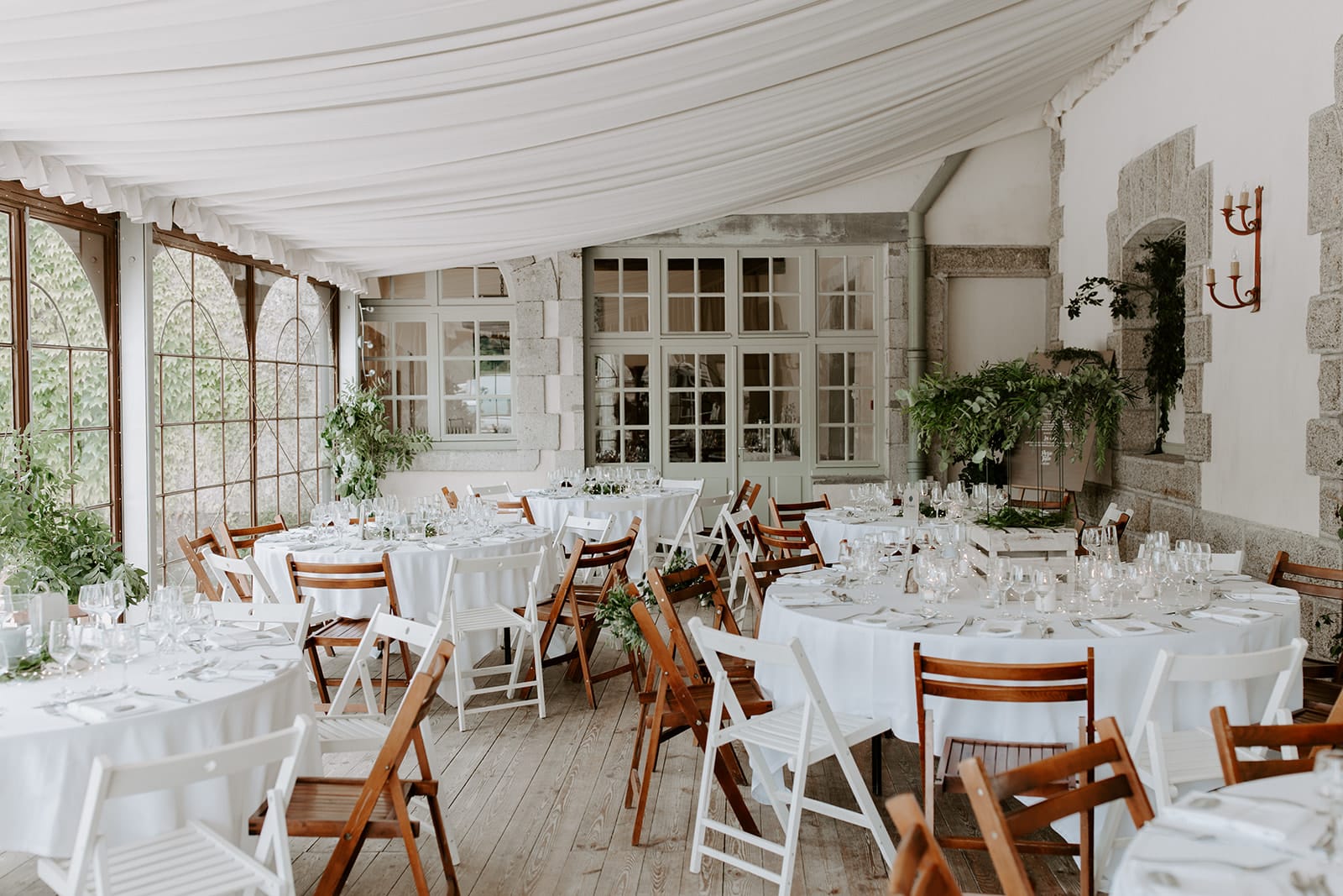 mariage_chateau_la_flocelliere_vendee_flavie_nelly_photographe-26-obonheurdesdames-decoration-mariage-location-vegetal