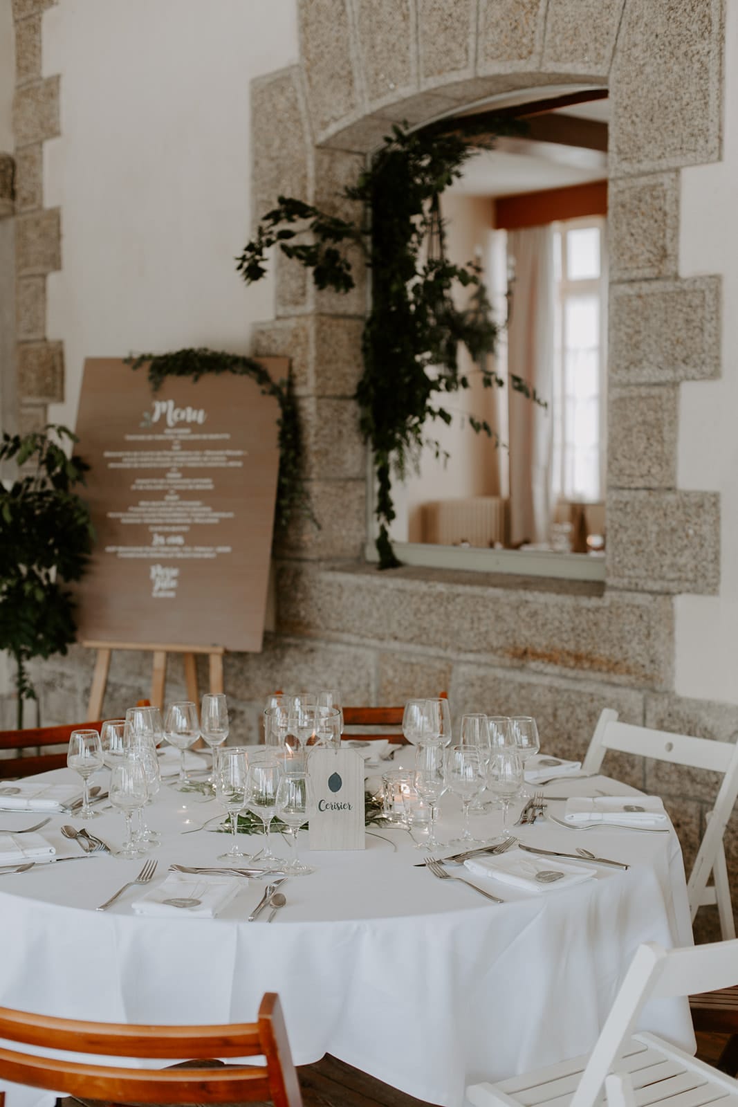 mariage_chateau_la_flocelliere_vendee_flavie_nelly_photographe-61-obonheurdesdames-decoration-mariage-location-vegetal