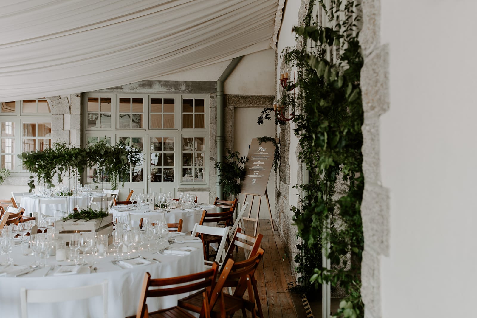 mariage_chateau_la_flocelliere_vendee_flavie_nelly_photographe-8-obonheurdesdames-decoration-mariage-location-vegetal